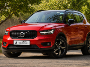 2022 VOLVO XC 40